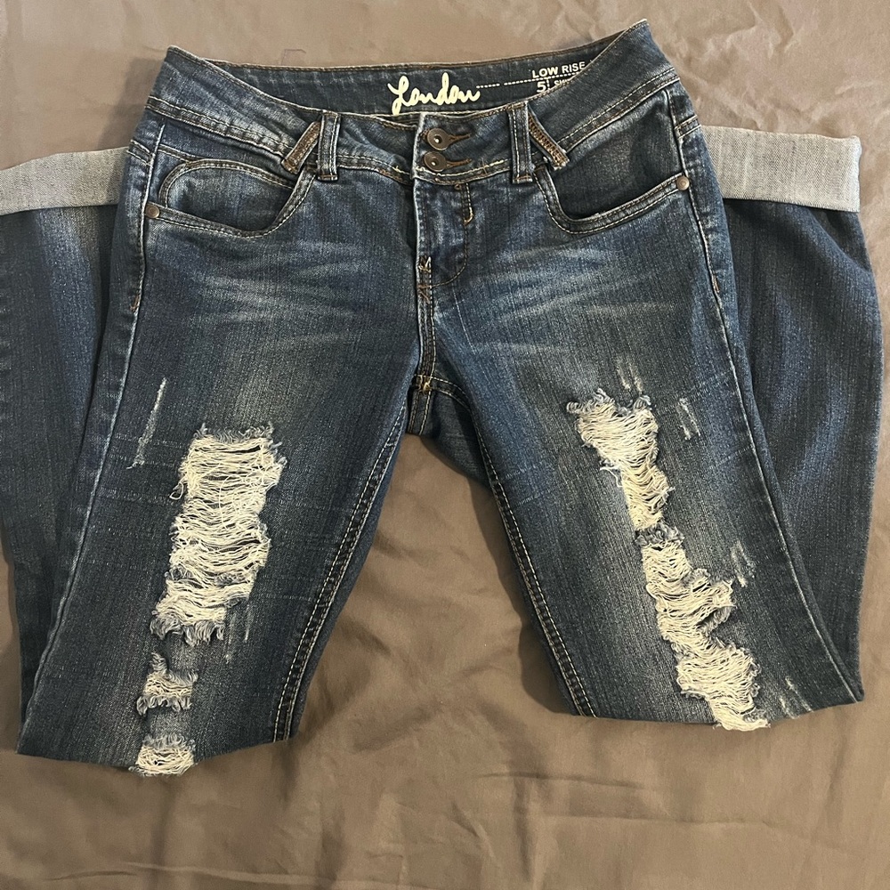 Juniors distressed jeans